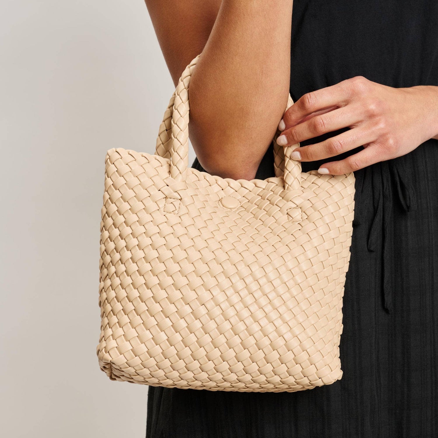 Leanna Woven Crossbody: White