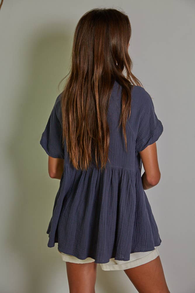 L7061 | Woven Cotton Gauze Plunged V-Neck Button Top: Cream / L