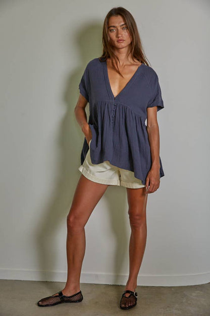 L7061 | Woven Cotton Gauze Plunged V-Neck Button Top: Cream / L